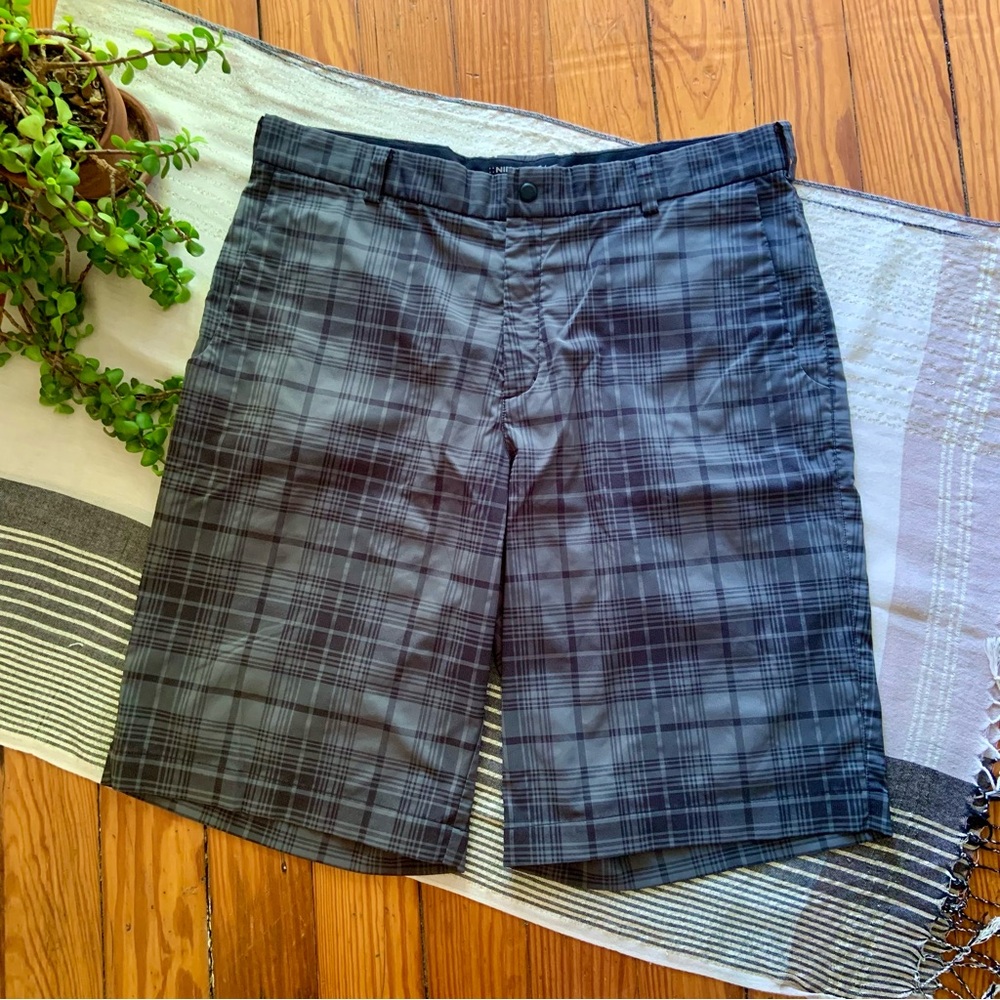 Nike Dri-Fit Flat Front Tech Performance Plaid Golf Shorts
